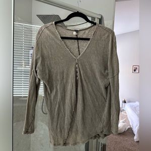 Free People size Small long sleeve shirt. Very lightly worn.